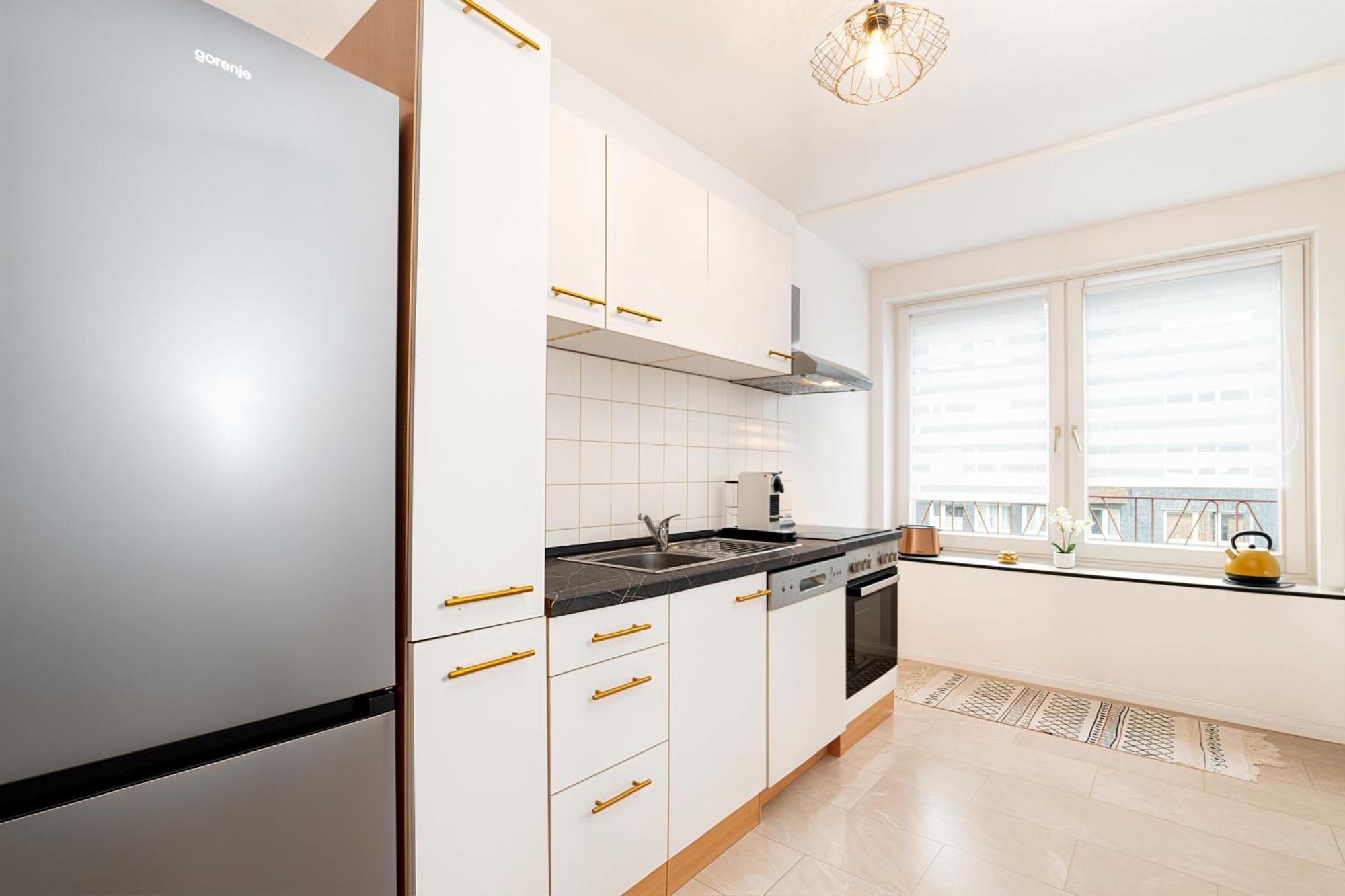 Smart Home - Essen - Perfect For 5 Guests! Central - Balcony - Netflix - Free Parking Zone מראה חיצוני תמונה