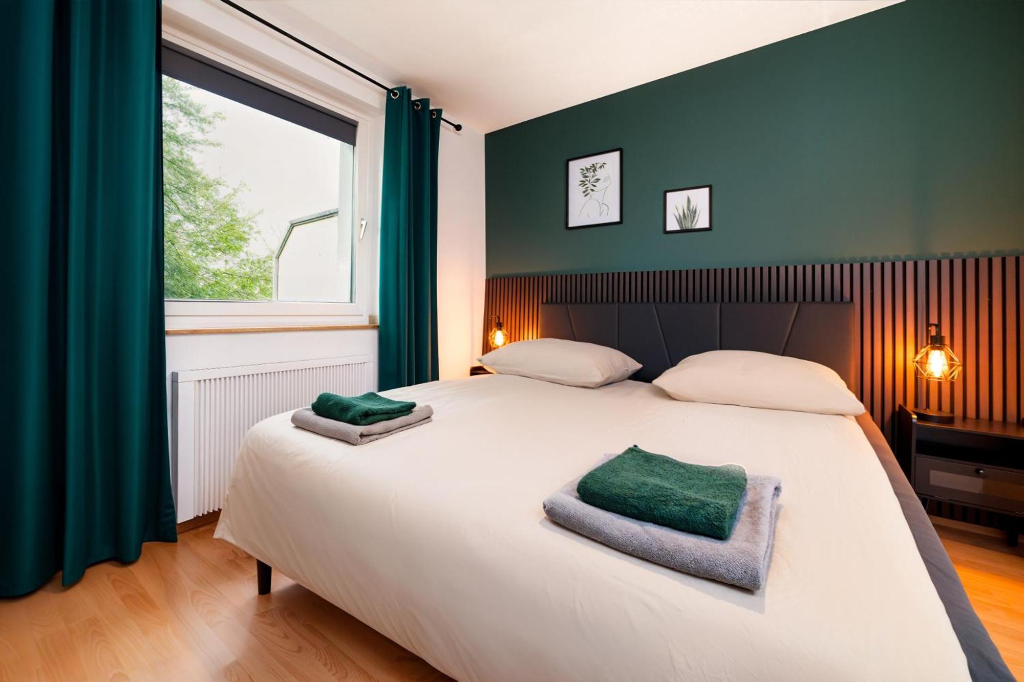 Smart Home - Essen - Perfect For 5 Guests! Central - Balcony - Netflix - Free Parking Zone מראה חיצוני תמונה