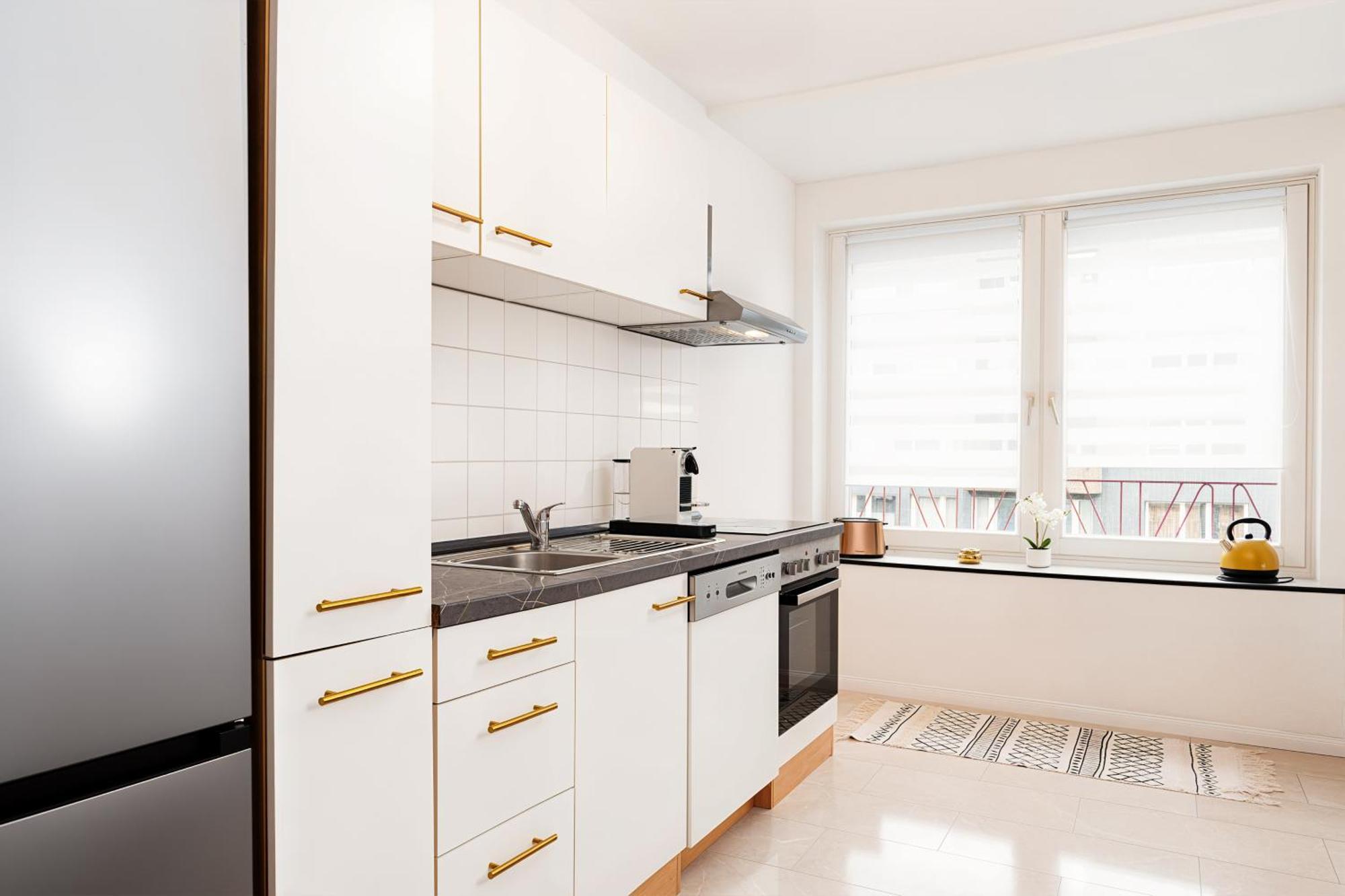 Smart Home - Essen - Perfect For 5 Guests! Central - Balcony - Netflix - Free Parking Zone מראה חיצוני תמונה