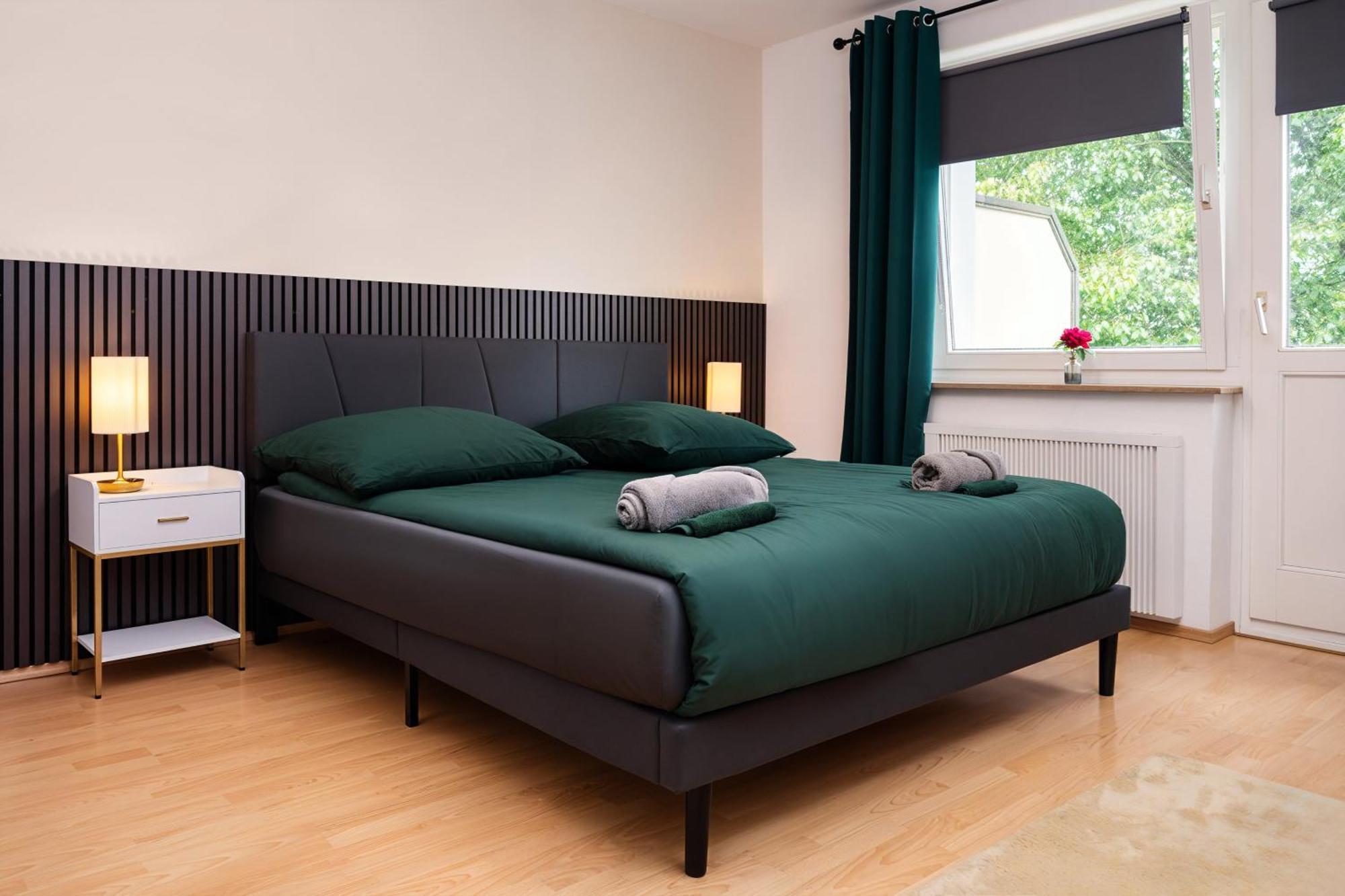 Smart Home - Essen - Perfect For 5 Guests! Central - Balcony - Netflix - Free Parking Zone מראה חיצוני תמונה