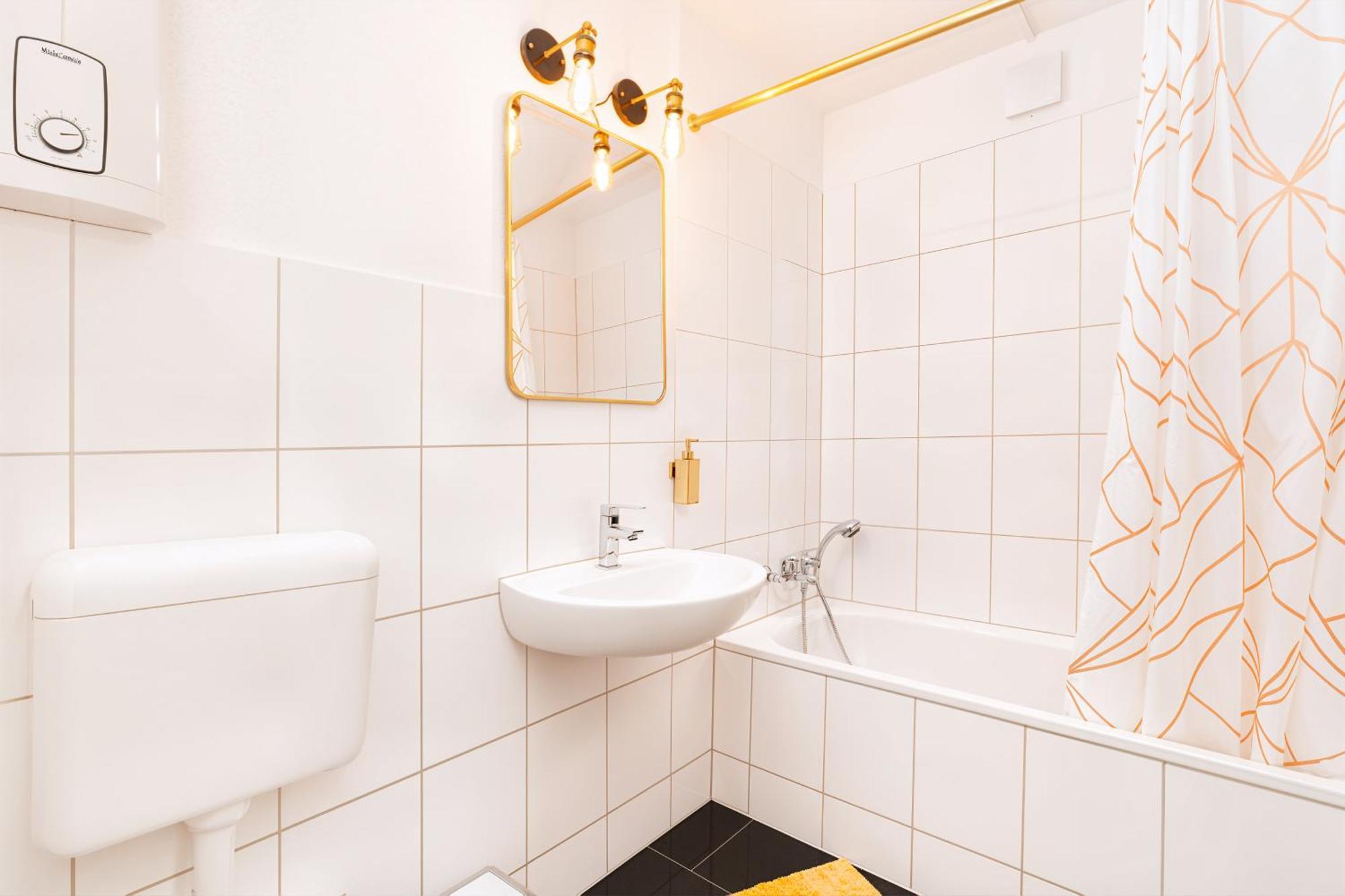 Smart Home - Essen - Perfect For 5 Guests! Central - Balcony - Netflix - Free Parking Zone מראה חיצוני תמונה